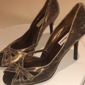 Steve madden golden high heels